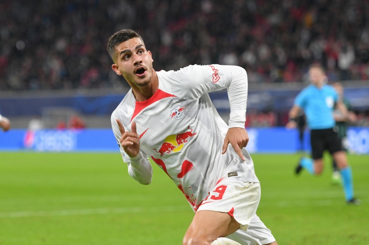 罗马诺：安德烈-席尔瓦刚刚与埃尔切签约，转会费100万+150万欧